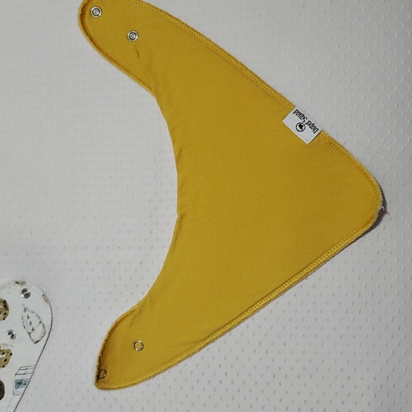 BIBS-Bundle 5 Washable Infant Bibs. Mixed Tags-Snap Closures - Picture 5 of 15